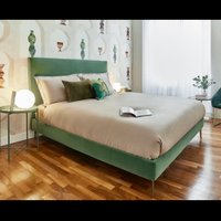 Letto matrimoniale queen size + comodini