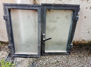 Finestra a doppio battente 