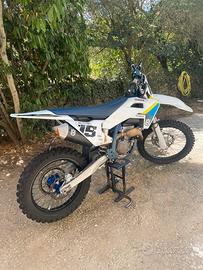 HUSQVARNA FC 250 2025