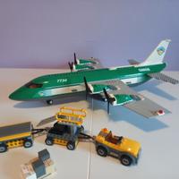 Lego 7734 cargo plane