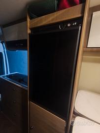 Frigorifero Dometic trivalente manuale per camper 