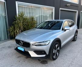 VOLVO V60 CC D4 AWD business plus