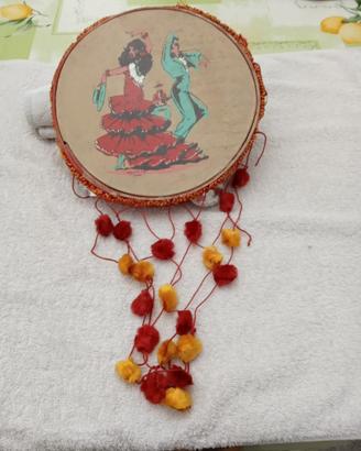 Tamburello decorativo con ballerini di flamenco