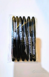 Set di sei pennarelli indelebili neri.  - Colore: