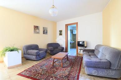 CASA DI CORTE A MAGNANO IN RIVIERA