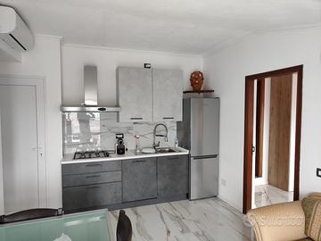 Bilocale interamente arredato