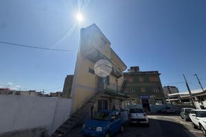 3 LOCALI A NAPOLI