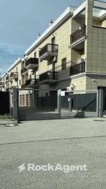 APPARTAMENTO CON BOX E POSTO AUTO IN CONDOMINIO