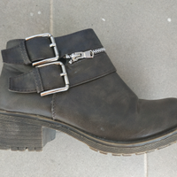 Stivaletto testa di moro, con tacco 4 cm