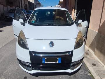 Renault Megane Scenic X-Mode 1.5 110cv anno 2013