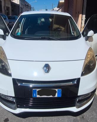 Renault Megane Scenic X-Mode 1.5 110cv anno 2013