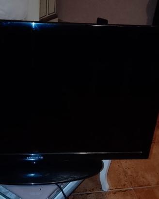 TV led SAMSUNG 32 pollici UE32D4003BW. usata 