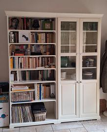 Libreria con vetrinetta