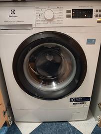 Lavatrice Electrolux 600 SensiCare  7 mesi di vita