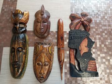 Maschere etniche in legno