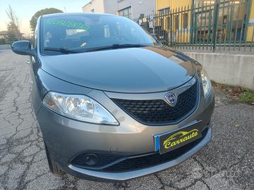 Lancia Ypsilon 1.2 69 CV 5 porte S&S Gold
