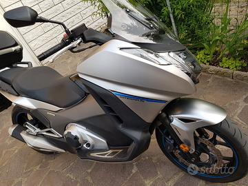 Honda integra 750 Sport