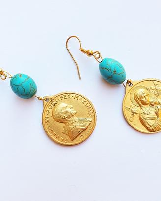 Orecchini pendenti con medaglie cristiane vintage