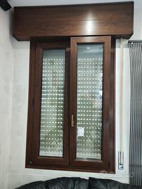 finestre usate PVC doppi vetri con una  a ribalta 