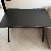 Scrivania Gaming Trust GXT 711 Dominus come nuova