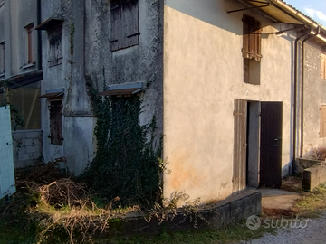 CAERANO SAN MARCO MONOLOCALE 50 m2 SU 2 PIANII