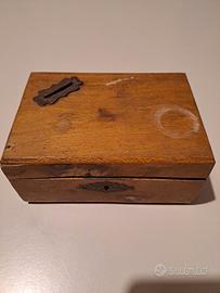 scatola legno antica salvadanaio 