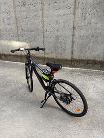 Bicicletta con pedalata assistita Riverside