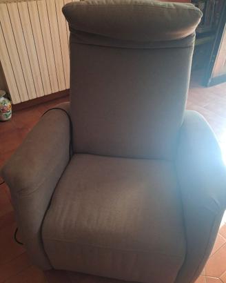 Poltrona relax elettrica Conforama Elena reclinabi