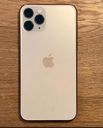iPhone 11 Pro Max 256GB + Apple Watch Series 7 45