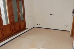 UFFICIO - STUDIO MEDICO AL PRIMO PIANO