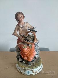 Statuetta Fioraia di Capodimonte