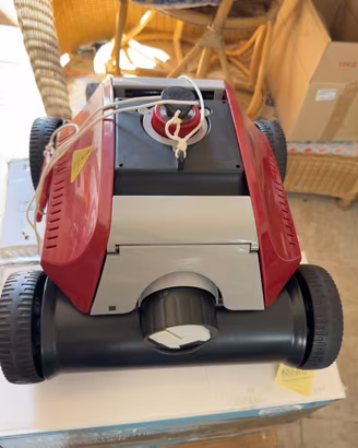 Robot piscina Landi HJ1103 – usato una stagione