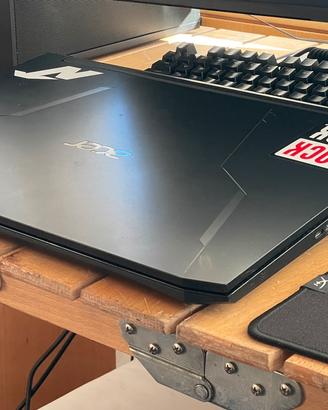 Acer nitro 17” i7 11800h / rtx 3060 / 24gb RAM