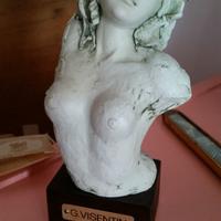 Scultura bustino di donna di Gianni Visentin 