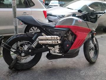 moto sportiva  300 Mondial