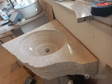 lavabo in travertino in blocco angolare