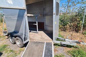 trailer per 2 cavalli