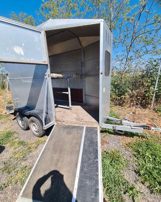 trailer per 2 cavalli