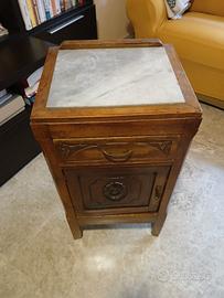 mobiletto con marmo antico