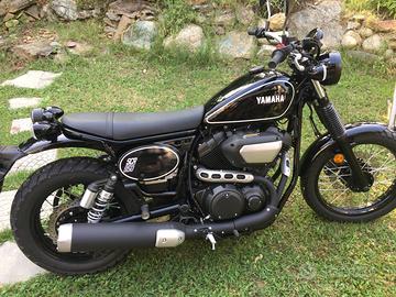 Moto scrambler Yamaha SCR 950