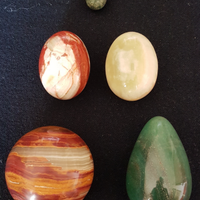 Collezione di uova vintage in pietra dura, 5 pz