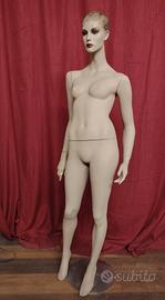 manichino con difetti