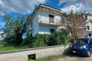 Appartamento di 300 m² con 4 locali a Somma Vesuvi