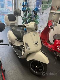 Piaggio Vespa 300 GTS - 2016