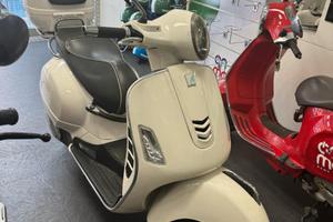 Piaggio Vespa 300 GTS - 2016