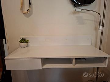 Scrivania a muro con cassetto