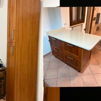 Penisola in graniglia + mobile a colonna annesso