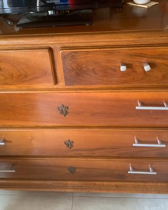 Biro’ in legno noce