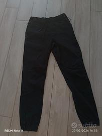 pantaloni 