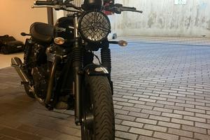Triumph street twin